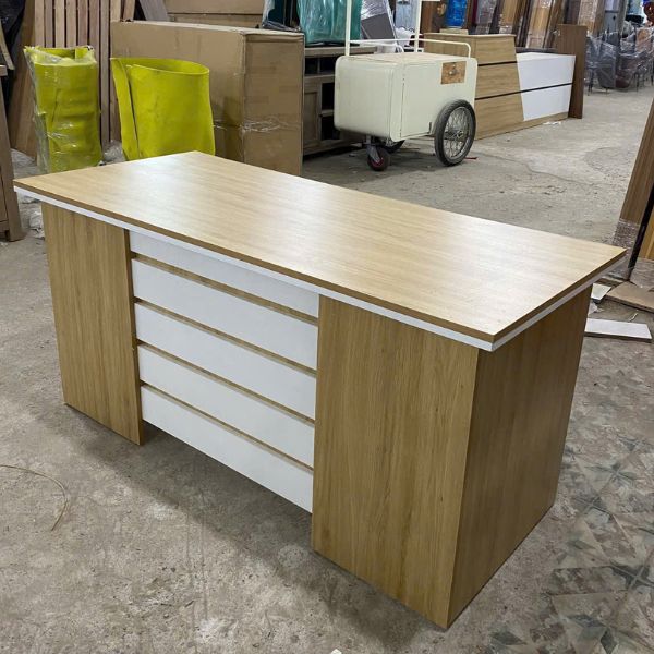 Bàn làm việc Trưởng phòng gỗ MDF 1m6 hiện đại
