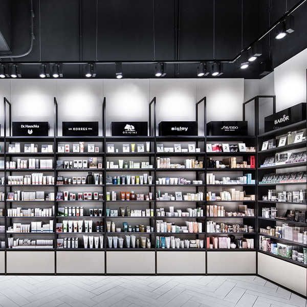 Kệ trưng bày mỹ phẩm hiện đại cho showroom