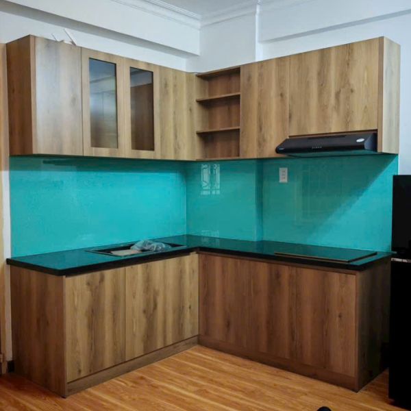 Tủ bếp gỗ MDF chữ L mặt đá tối ưu không gian