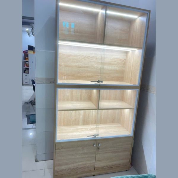 Tủ gỗ trưng bày cửa kính hiện đại cho cửa hàng